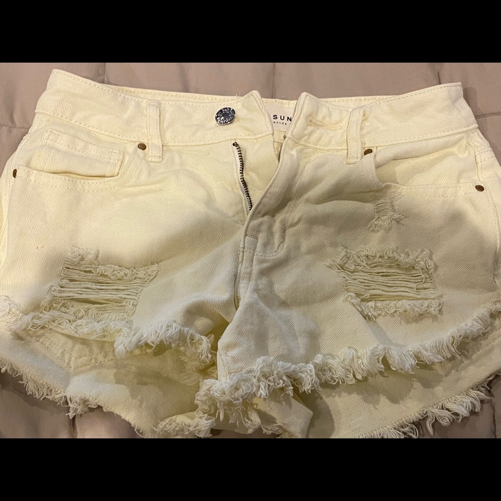 Womens Pac Sun shorts size 22, High Rise Festival Short Yellow. Barely worn